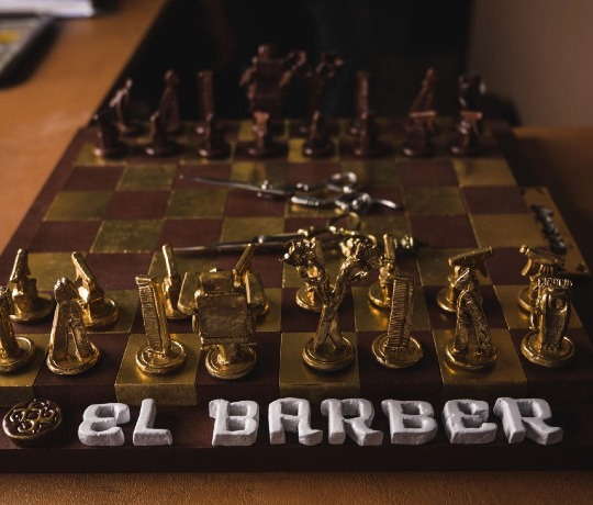 el barber chess board and pieces