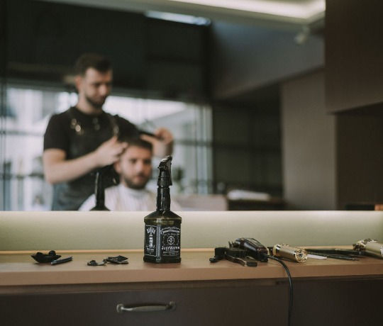 Haircut el barber haircut